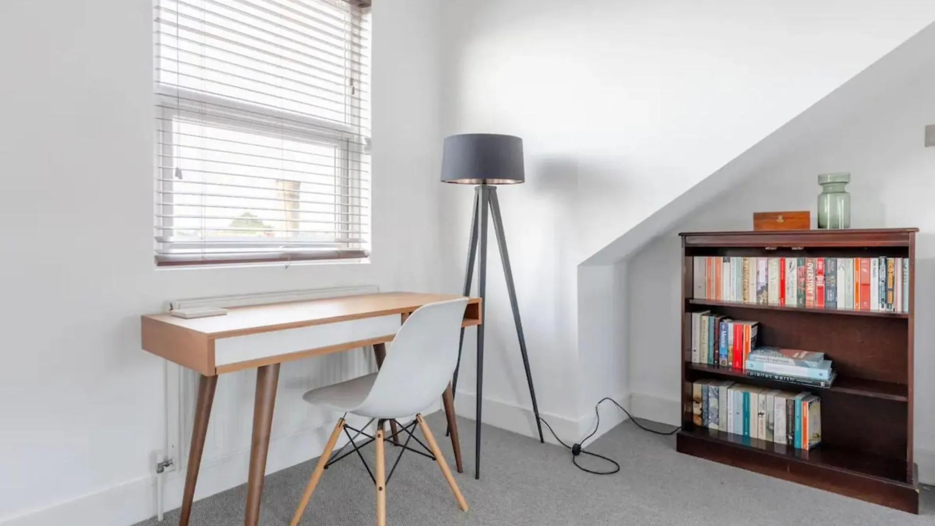 Spacious 2 Bedroom Retreat In East Dulwich London