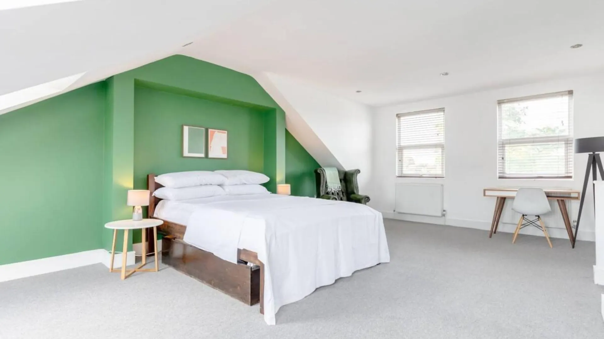 Spacious 2 Bedroom Retreat In East Dulwich London
